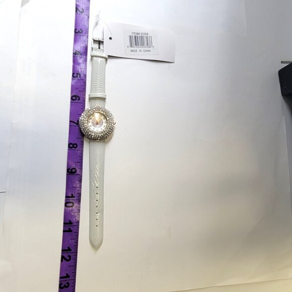 White Crystal Fashion Watch with White Band - NEW WITH TAGS - Picture 8 of 12